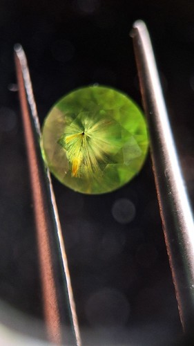 Demantoid garnet horse - 0.5,